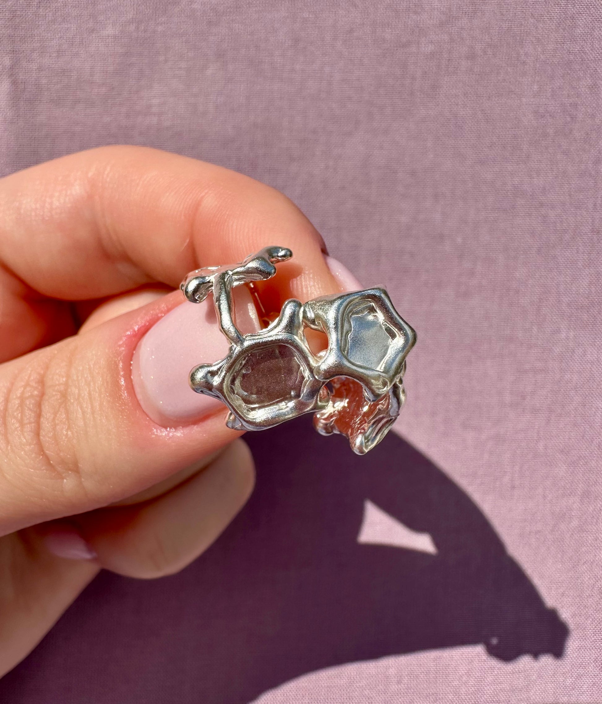 Pair of silver earrings 